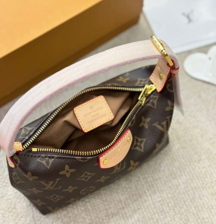 Louis Vuitton Easy Pouch - Image 2